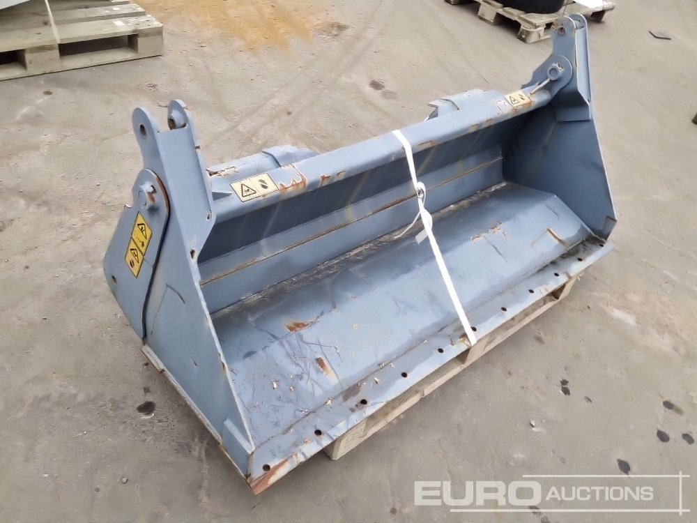 54" 4in1 Front Loading Bucket to suit Gehl 1650R/1650RT/1900 - Skuffe: bilde 4 54" 4in1 Front Loading Bucket to suit Gehl 1650R/1650RT/1900 - Skuffe: bilde 4