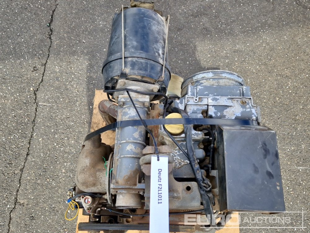 Deutz 2 Cylinder Diesel Engine - Motor: bilde 5 Deutz 2 Cylinder Diesel Engine - Motor: bilde 5