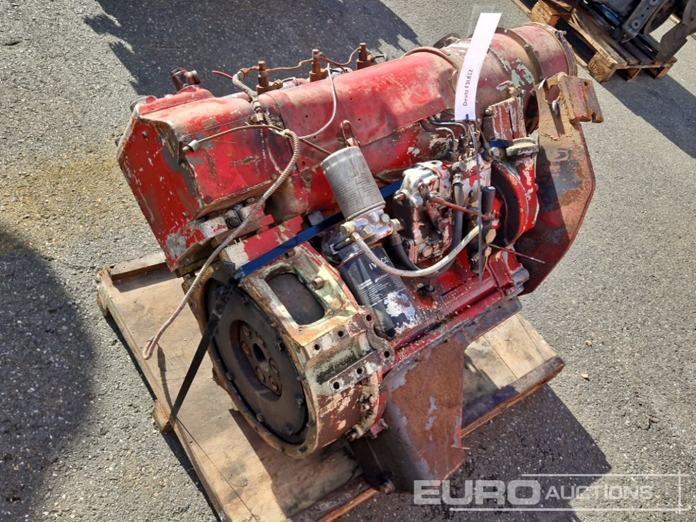 Deutz 3 Cylinder Diesel Engine - Motor: bilde 1 Deutz 3 Cylinder Diesel Engine - Motor: bilde 1