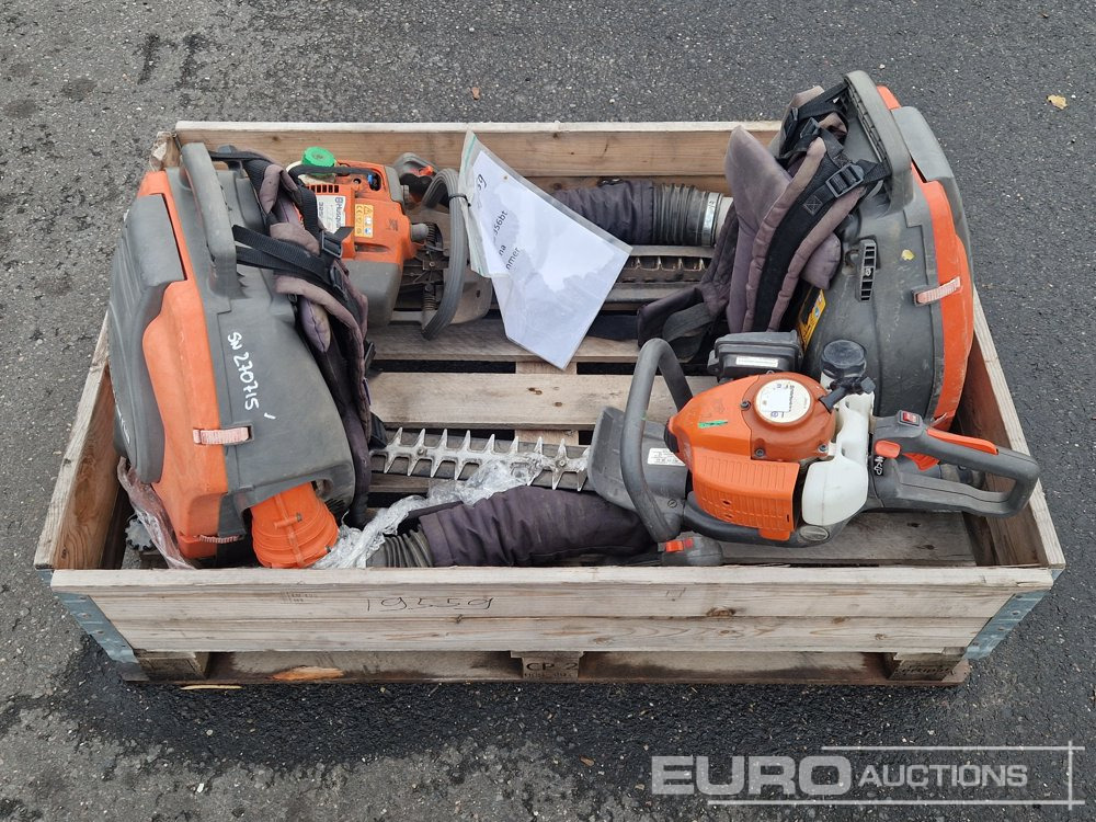 Husqvarna Leaf Blower (2 of) + Hedge Trimmer - Anleggsmaskiner: bilde 1 Husqvarna Leaf Blower (2 of) + Hedge Trimmer - Anleggsmaskiner: bilde 1