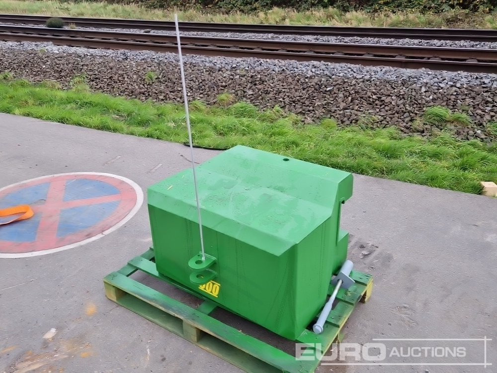 Unused 2025 John Deere 600kg Front Weights to suit John Deere Tractors, Metal Case with Towing Eye (Green) - Landbruksteknikk: bilde 1 Unused 2025 John Deere 600kg Front Weights to suit John Deere Tractors, Metal Case with Towing Eye (Green) - Landbruksteknikk: bilde 1
