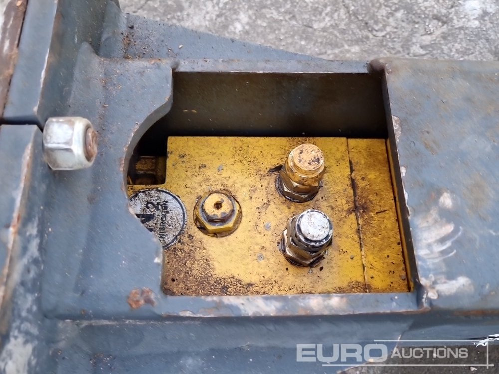 Mustang Hydraulic Breaker to suit Mini Excavator - Hydraulisk hammer: bilde 5 Mustang Hydraulic Breaker to suit Mini Excavator - Hydraulisk hammer: bilde 5