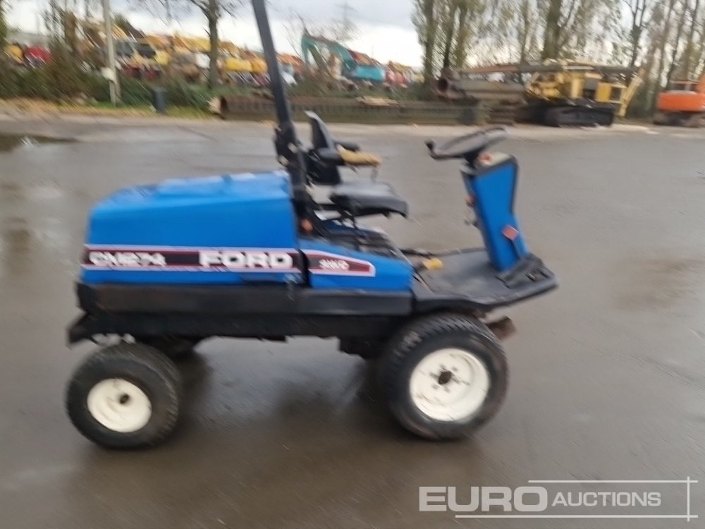 New Holland TM274 4WD Ride on Lawnmower, Roll Bar (No Cutting Deck) - Gressklipper: bilde 5 New Holland TM274 4WD Ride on Lawnmower, Roll Bar (No Cutting Deck) - Gressklipper: bilde 5