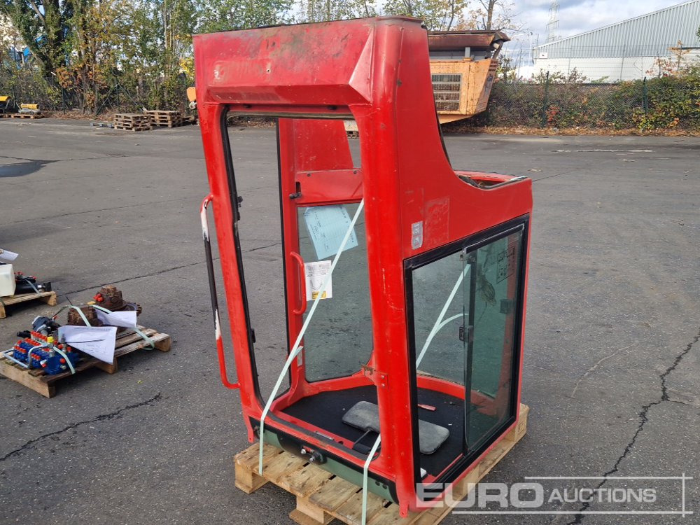 Cabin to suit Yanmar VIO20-4 - Reservedeler for Gravemaskin: bilde 2 Cabin to suit Yanmar VIO20-4 - Reservedeler for Gravemaskin: bilde 2