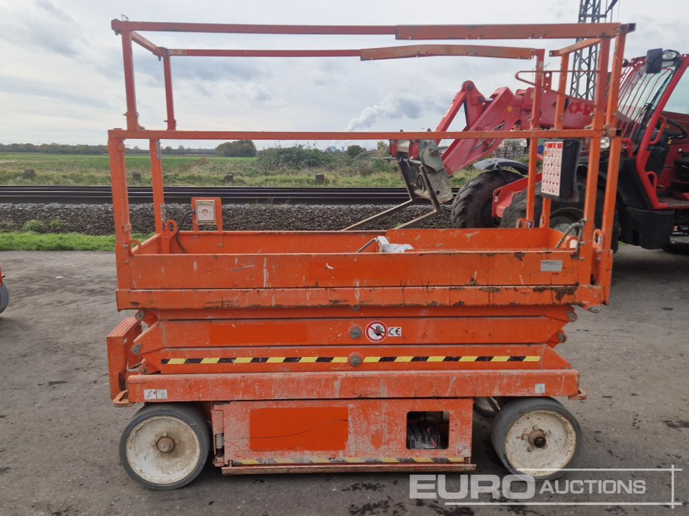 SkyJack Electric Scissor Lift - Lift: bilde 2 SkyJack Electric Scissor Lift - Lift: bilde 2