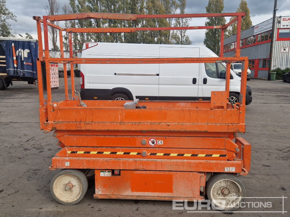 SkyJack Electric Scissor Lift - Lift: bilde 5 SkyJack Electric Scissor Lift - Lift: bilde 5