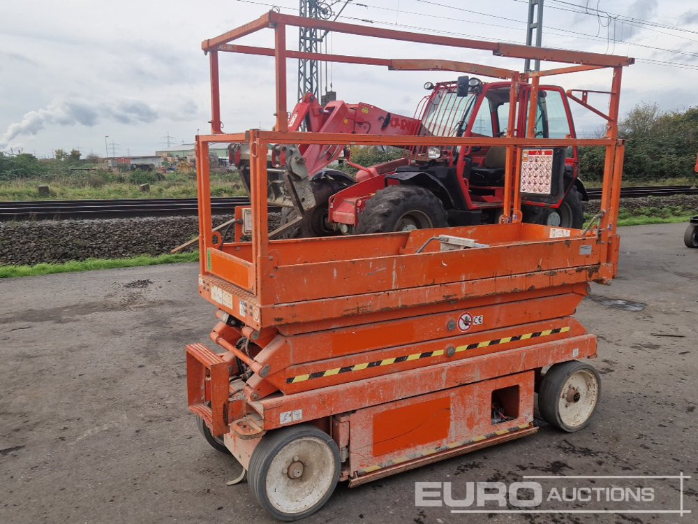 SkyJack Electric Scissor Lift - Lift: bilde 1 SkyJack Electric Scissor Lift - Lift: bilde 1