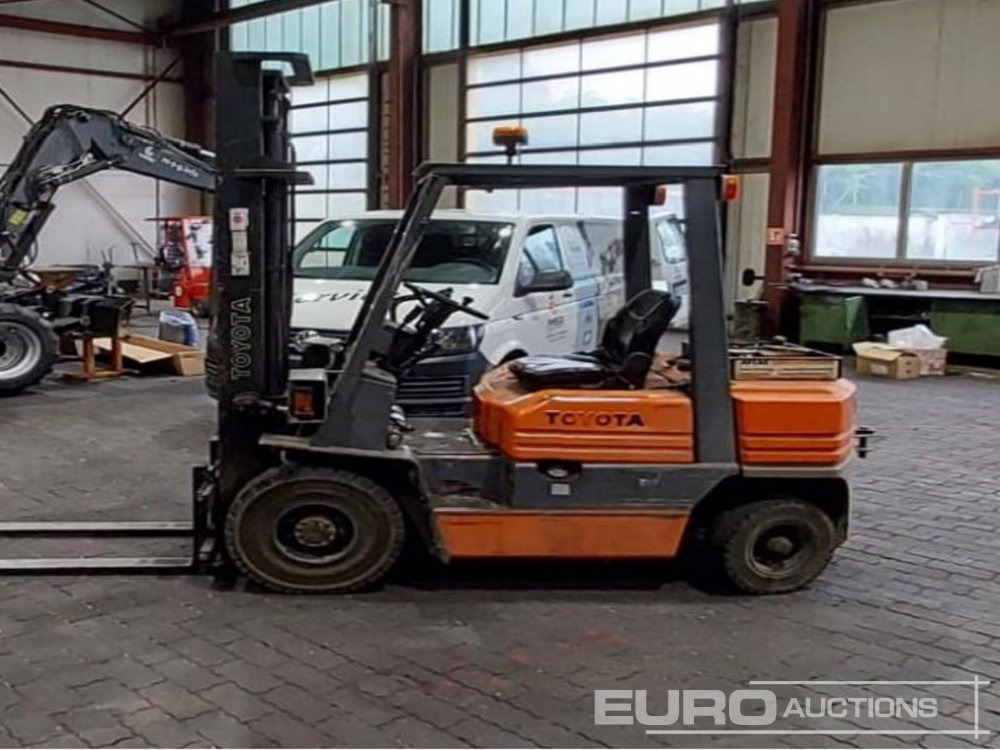 Toyota 025FDF25 - Gaffeltruck: bilde 1 Toyota 025FDF25 - Gaffeltruck: bilde 1
