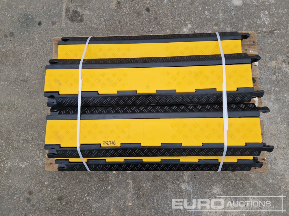 Unused Road Cable Protection, 2 Channels (10 of) - Anleggsmaskiner: bilde 5 Unused Road Cable Protection, 2 Channels (10 of) - Anleggsmaskiner: bilde 5