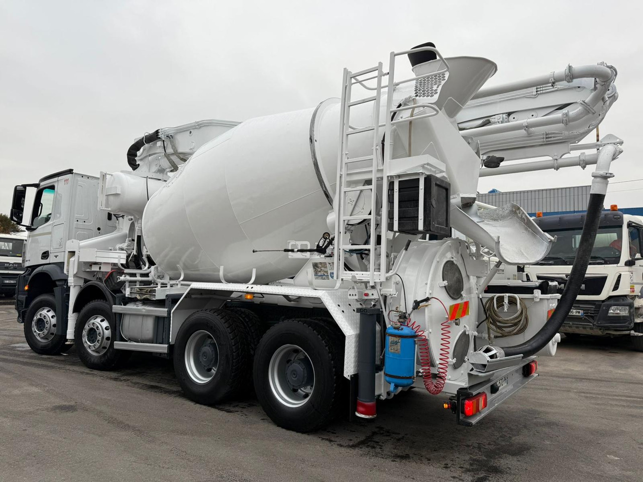 Camion mixo-pompe Arocs 3240 EE-572-PH - Betongpumpe: bilde 4 Camion mixo-pompe Arocs 3240 EE-572-PH - Betongpumpe: bilde 4