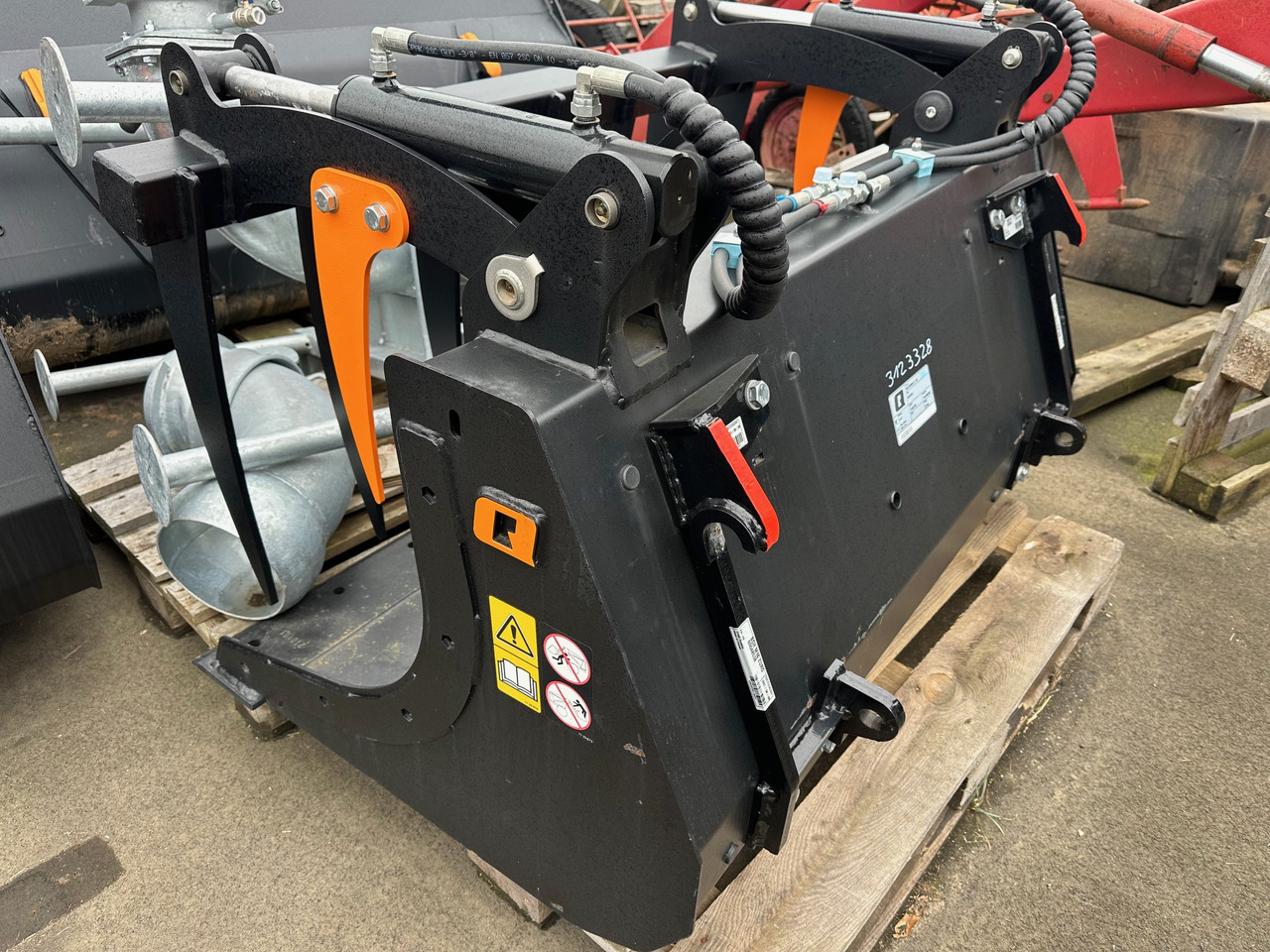 Alö Multibenne S 140 BOH M16 S/L - Frontlaster for traktor: bilde 1 Alö Multibenne S 140 BOH M16 S/L - Frontlaster for traktor: bilde 1