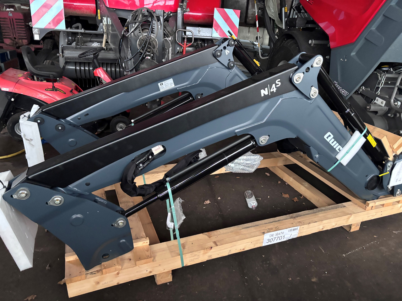 Alö N4S - Frontlaster for traktor: bilde 1 Alö N4S - Frontlaster for traktor: bilde 1