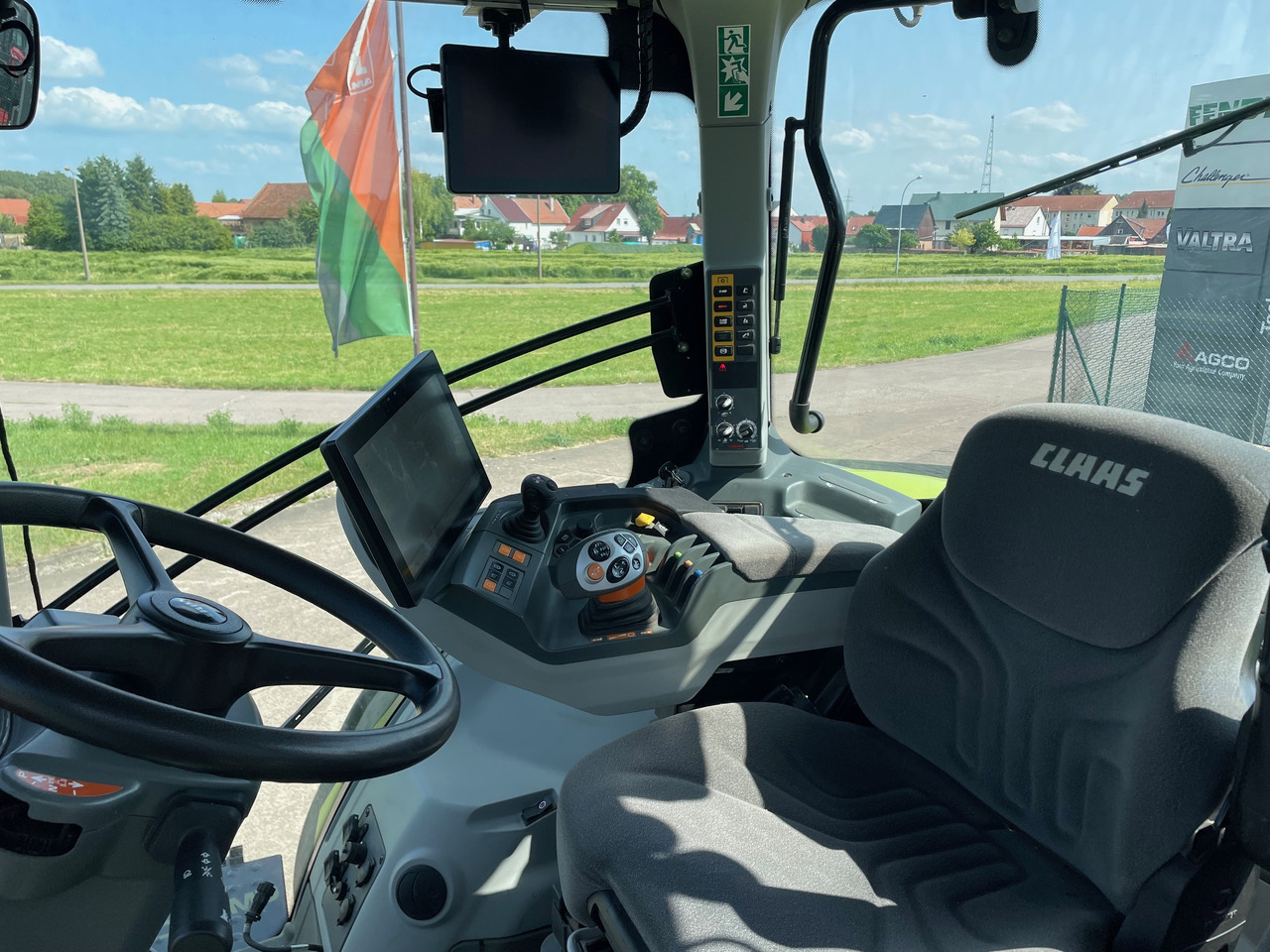 Claas Axion 870 CMATIC - Traktor: bilde 4 Claas Axion 870 CMATIC - Traktor: bilde 4