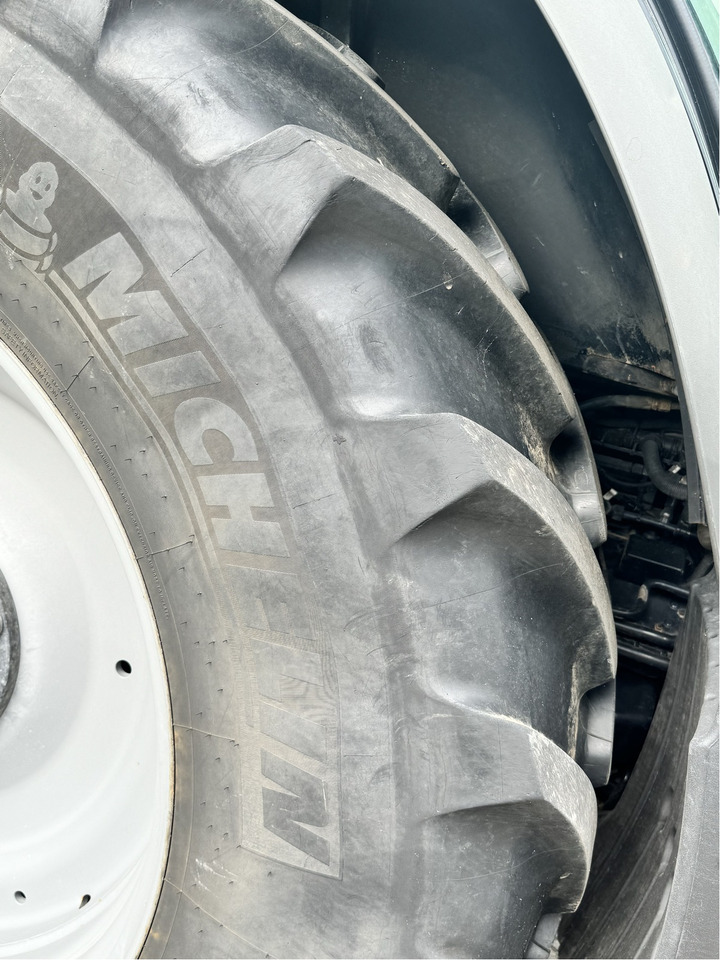 Deutz-Fahr Agrotron 7250 TTV - Traktor: bilde 2 Deutz-Fahr Agrotron 7250 TTV - Traktor: bilde 2