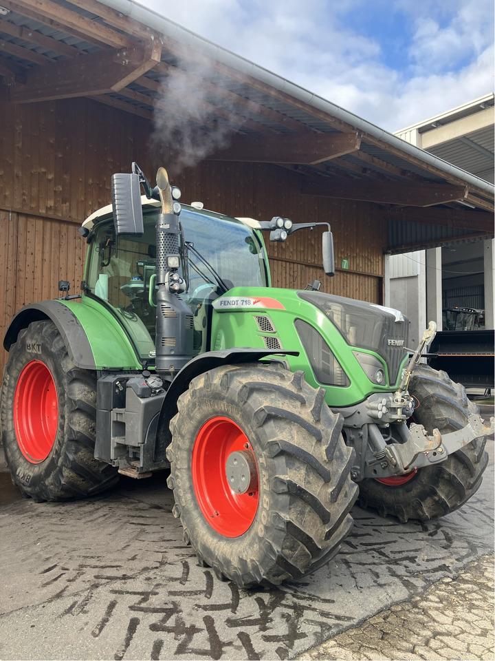 Fendt 718 Vario S4 Power - Traktor: bilde 1 Fendt 718 Vario S4 Power - Traktor: bilde 1