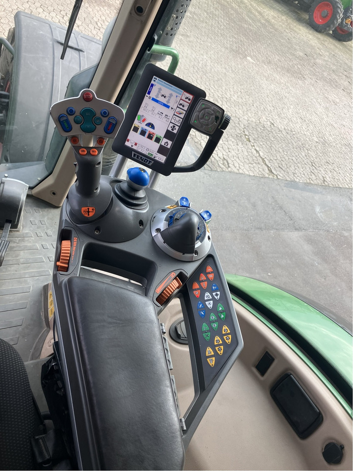 Fendt 718 Vario S4 Power - Traktor: bilde 5 Fendt 718 Vario S4 Power - Traktor: bilde 5