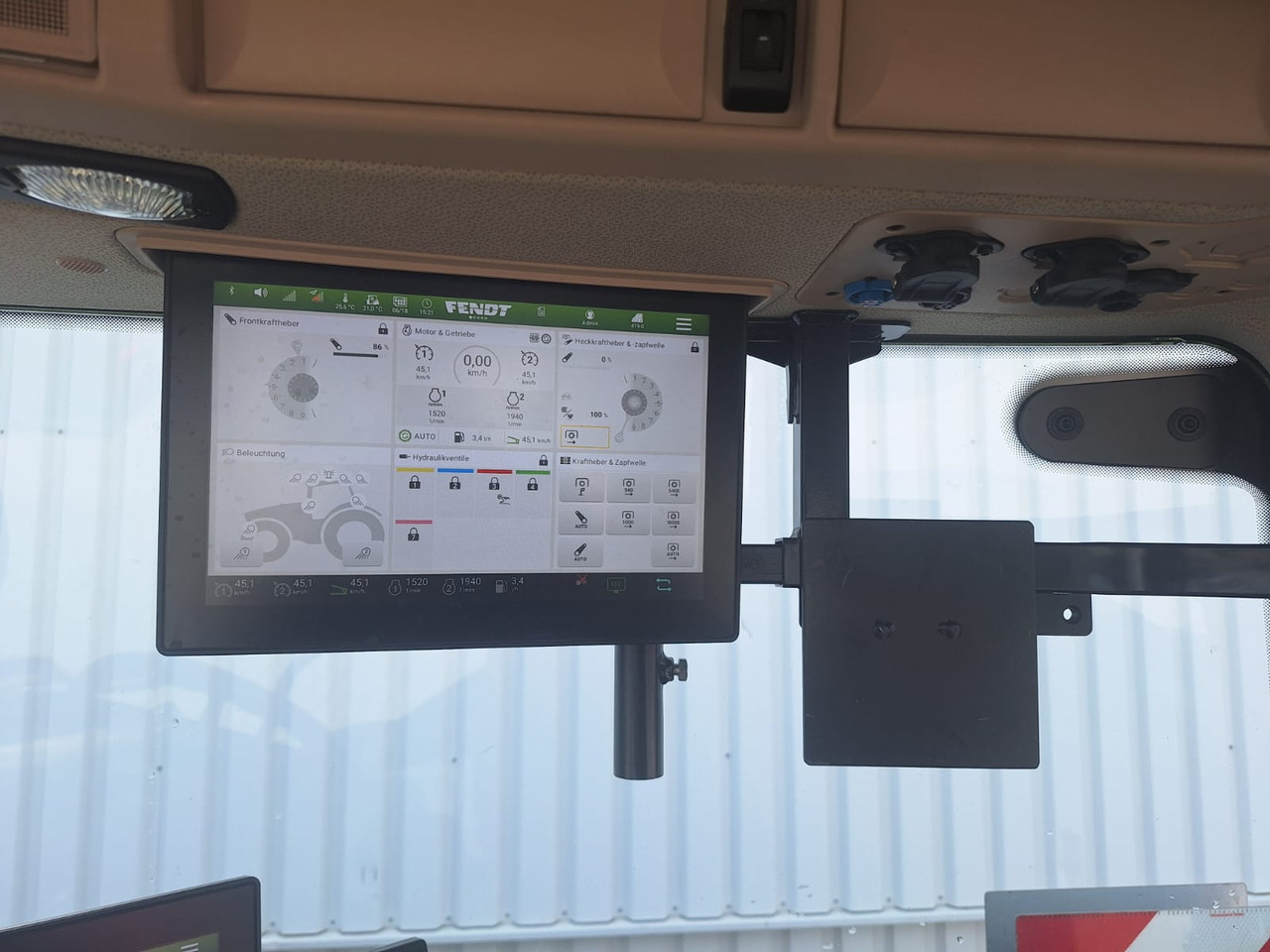 Fendt 724 Vario Gen6 Profi Setting2 - Traktor: bilde 3 Fendt 724 Vario Gen6 Profi Setting2 - Traktor: bilde 3
