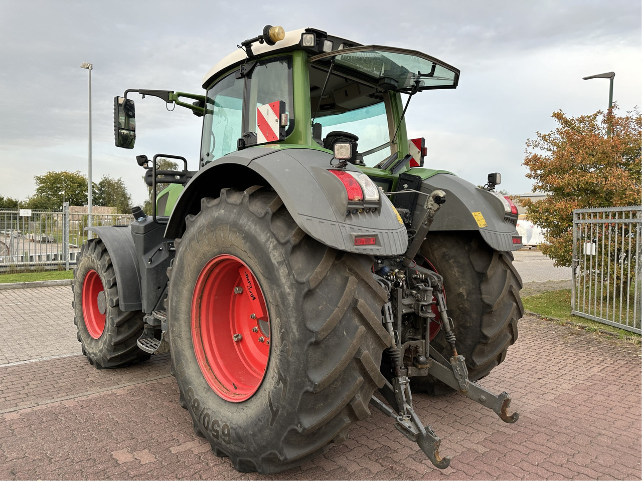Fendt 828 Vario S4 - Traktor: bilde 4 Fendt 828 Vario S4 - Traktor: bilde 4