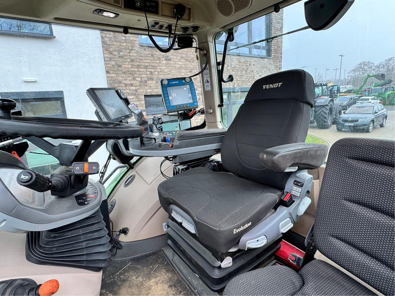 Fendt 933 Vario Gen6 Profi Plus - Traktor: bilde 3 Fendt 933 Vario Gen6 Profi Plus - Traktor: bilde 3