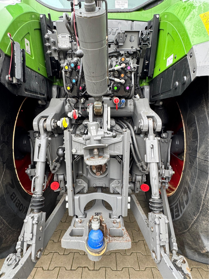 Fendt 933 Vario Gen6 Profi Plus - Traktor: bilde 4 Fendt 933 Vario Gen6 Profi Plus - Traktor: bilde 4