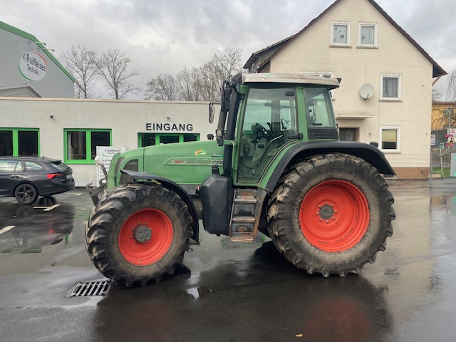 Fendt Favorit 714 Vario - Traktor: bilde 1 Fendt Favorit 714 Vario - Traktor: bilde 1