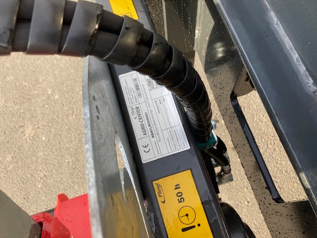 Fliegl Rundballenabwickler VF - Frontlaster for traktor: bilde 2 Fliegl Rundballenabwickler VF - Frontlaster for traktor: bilde 2