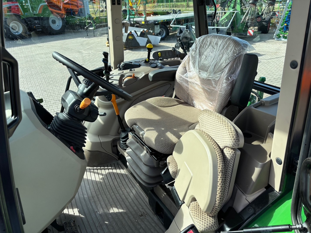 John Deere 5090 M - Traktor: bilde 4 John Deere 5090 M - Traktor: bilde 4