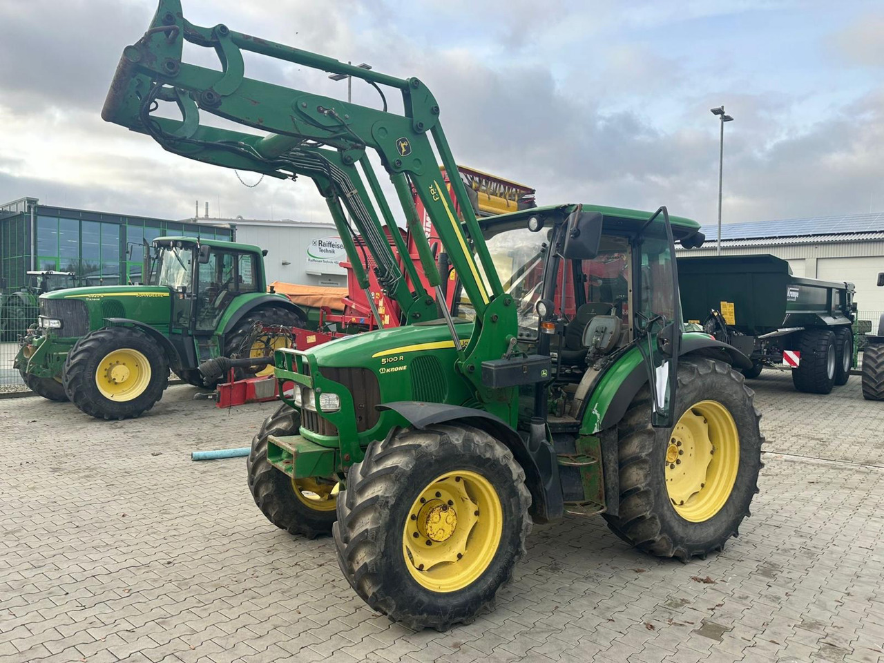 John Deere 5100 R - Traktor: bilde 1 John Deere 5100 R - Traktor: bilde 1