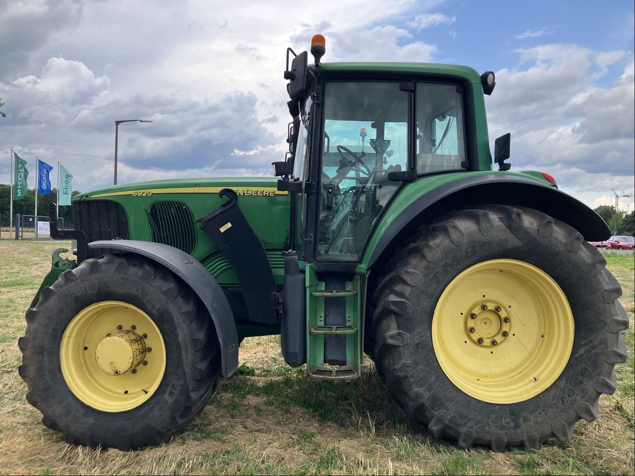 John Deere 6920 Auto Quad - Traktor: bilde 1 John Deere 6920 Auto Quad - Traktor: bilde 1