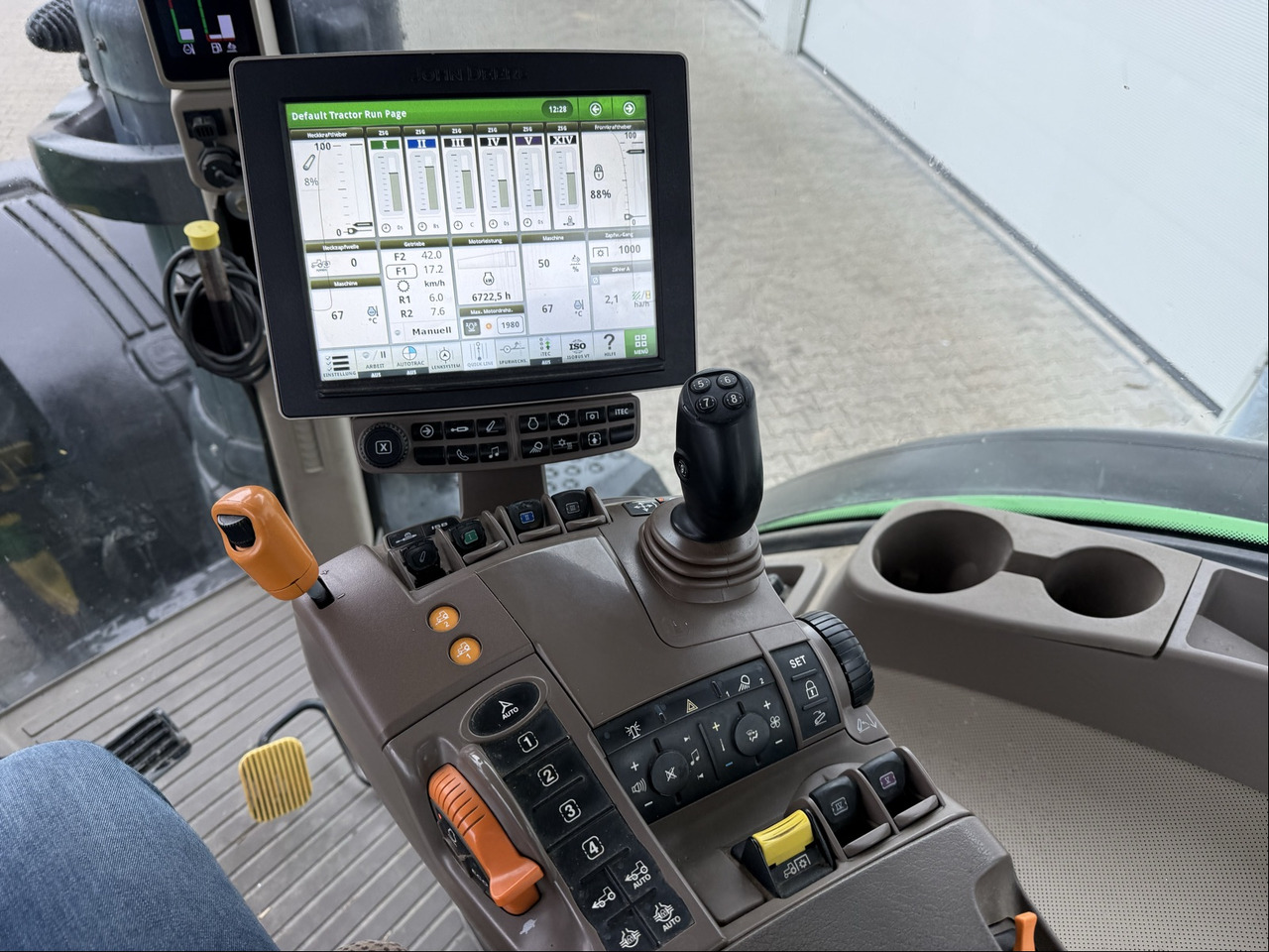 Traktor John Deere 8320 R E23: bilde 9