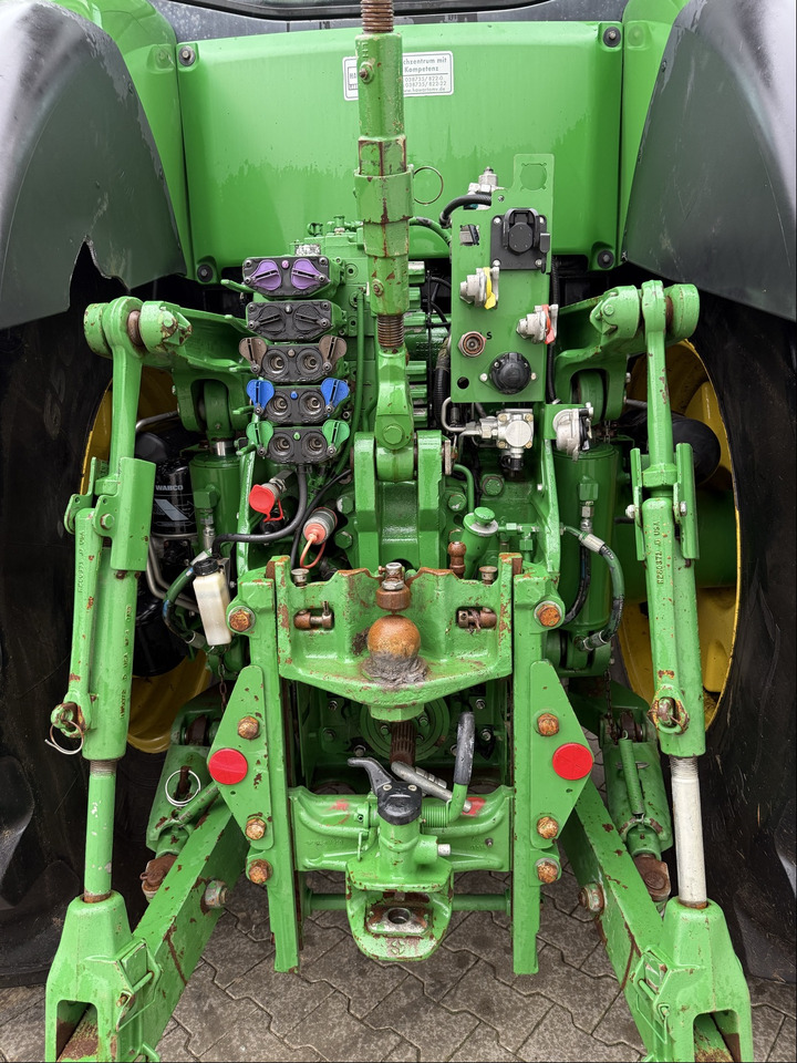 Traktor John Deere 8320 R E23: bilde 10