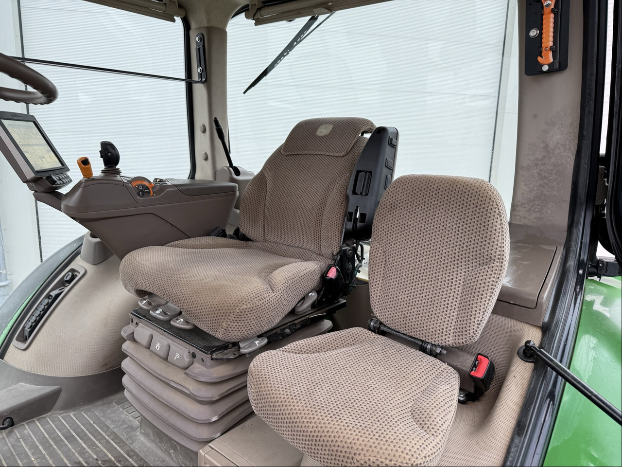 John Deere 8320 R E23 - Traktor: bilde 2 John Deere 8320 R E23 - Traktor: bilde 2