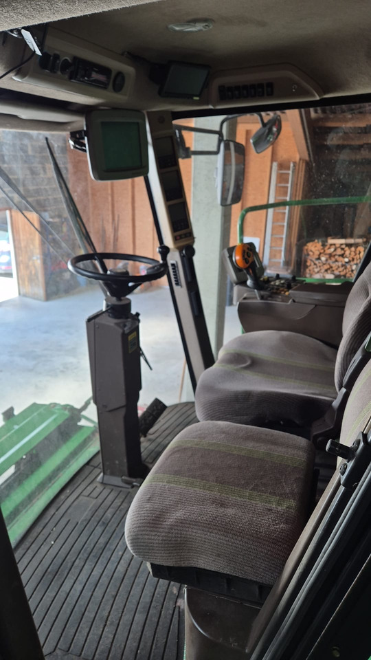 John Deere T660 i Hillmaster - Skurtresker: bilde 2 John Deere T660 i Hillmaster - Skurtresker: bilde 2