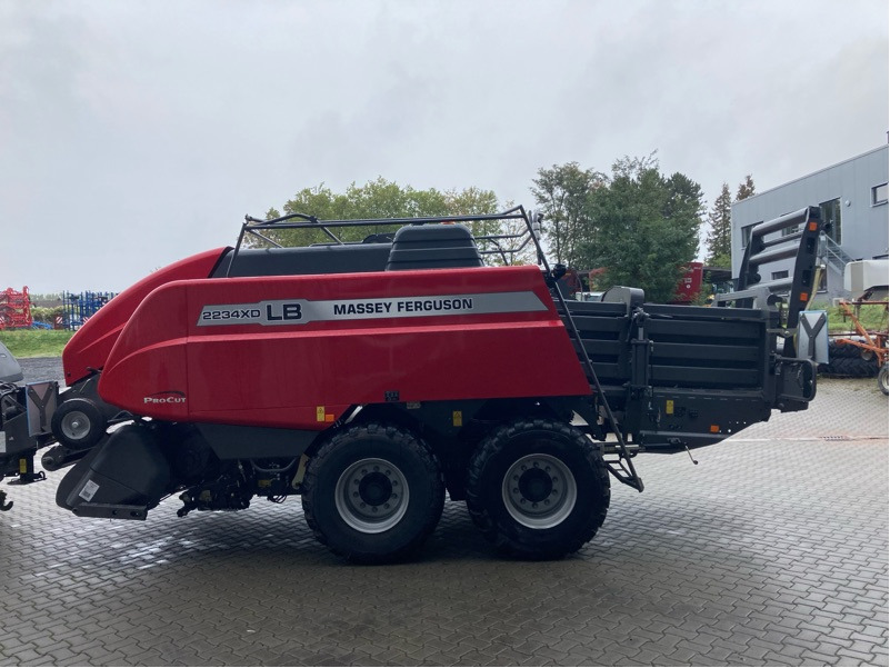 Massey Ferguson 2234 XDTC EU - Firkantpresse: bilde 2 Massey Ferguson 2234 XDTC EU - Firkantpresse: bilde 2