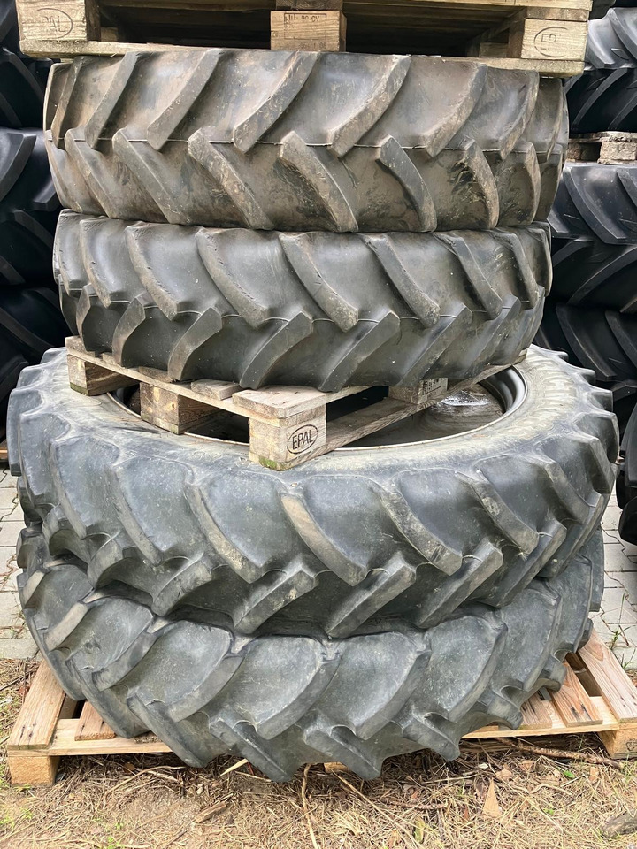 Massey Ferguson 340/95R48 320/95R32 Continental - Dekk og felger: bilde 1 Massey Ferguson 340/95R48 320/95R32 Continental - Dekk og felger: bilde 1