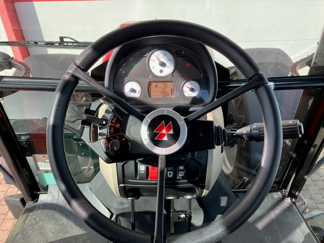 Massey Ferguson 5712 M 4WD Cab Essential - Traktor: bilde 5 Massey Ferguson 5712 M 4WD Cab Essential - Traktor: bilde 5