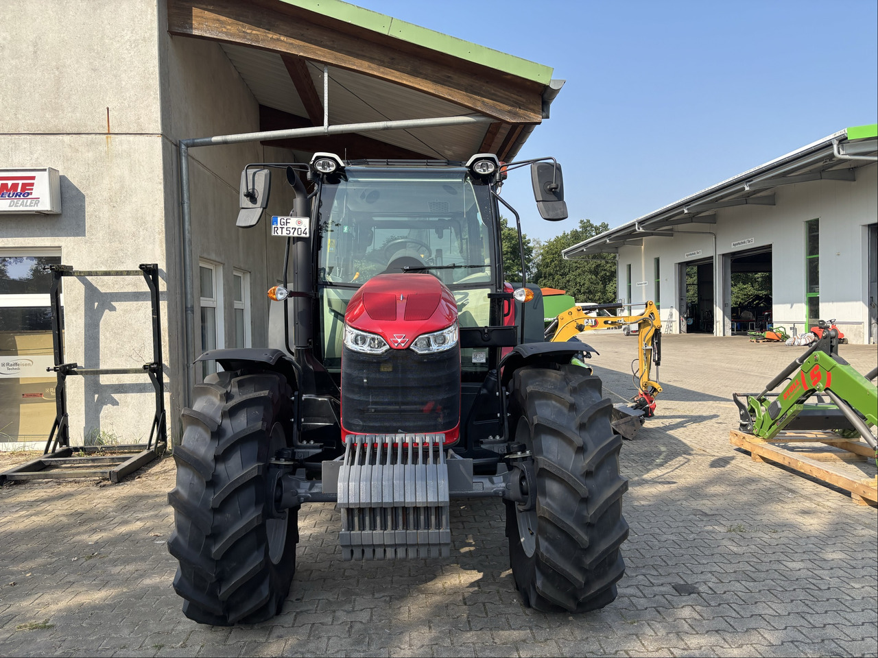 Massey Ferguson 5712M 4WD Cab Essential - Traktor: bilde 5 Massey Ferguson 5712M 4WD Cab Essential - Traktor: bilde 5