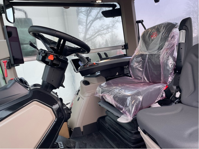 Massey Ferguson 8S.305 Dyna-VT EXCLUSIVE - Traktor: bilde 2 Massey Ferguson 8S.305 Dyna-VT EXCLUSIVE - Traktor: bilde 2