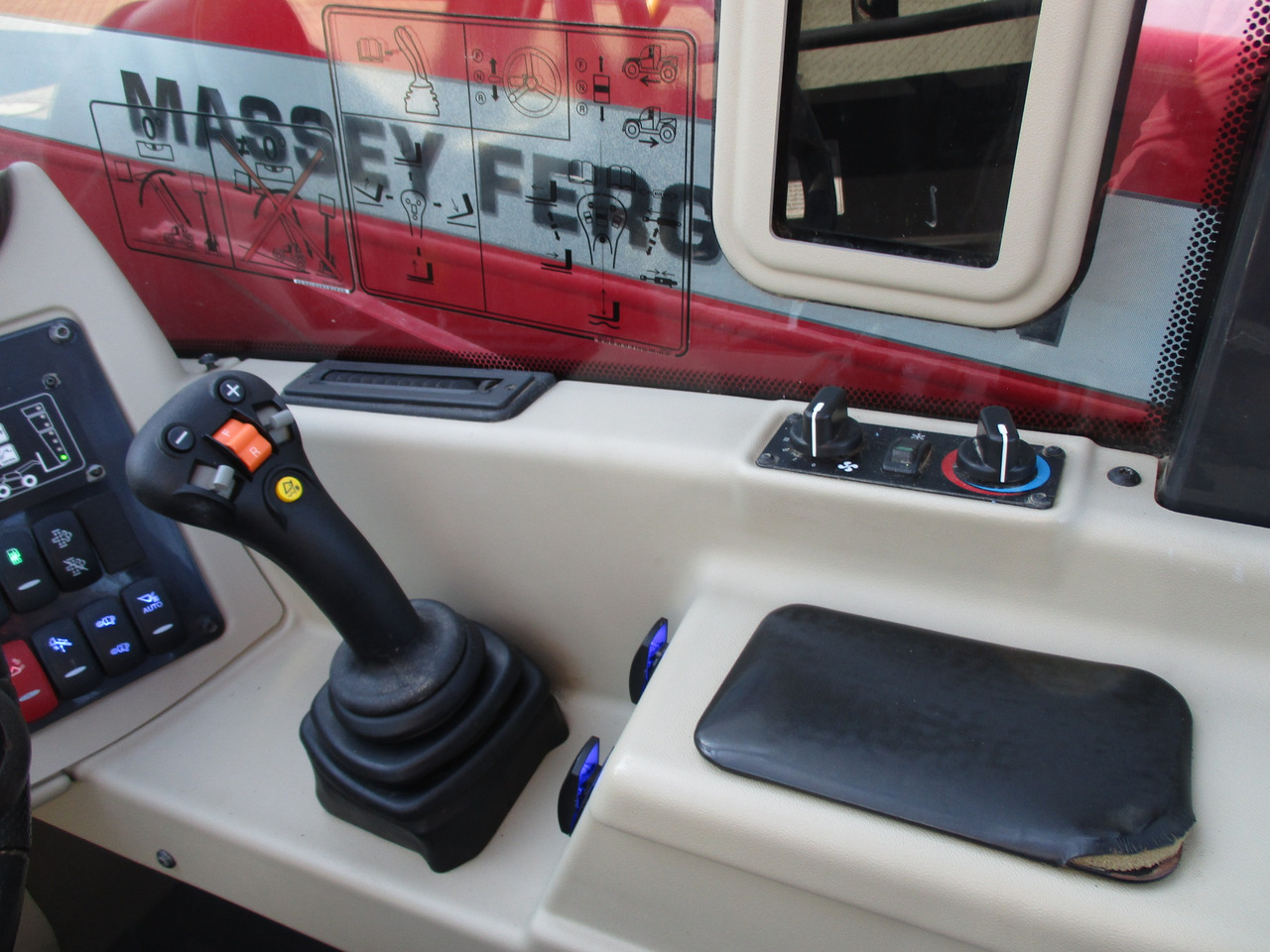 Massey Ferguson TH 7038 T4f - Laster: bilde 5 Massey Ferguson TH 7038 T4f - Laster: bilde 5