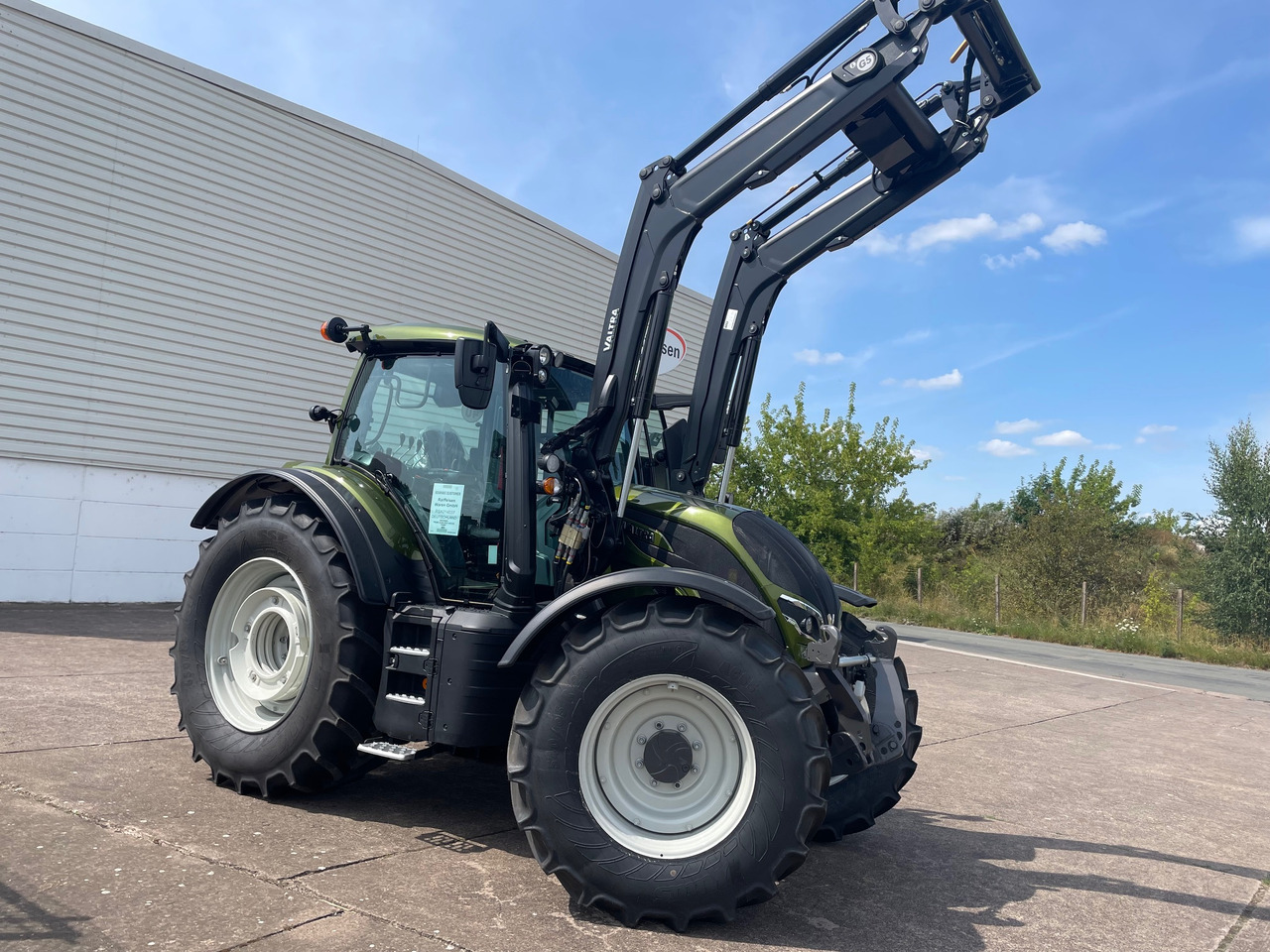Valtra N155 EA 2B1 - Traktor: bilde 5 Valtra N155 EA 2B1 - Traktor: bilde 5