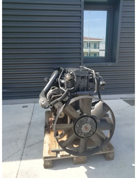 Iveco EUROCARGO F4AE0681 TECTOR 6 EURO 3 - Motor for Lastebil: bilde 1 Iveco EUROCARGO F4AE0681 TECTOR 6 EURO 3 - Motor for Lastebil: bilde 1