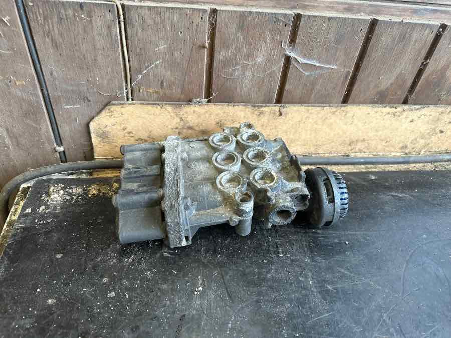 MERCEDES SOLENOID VALVE A0003276825 - Reservedeler for Buss: bilde 1 MERCEDES SOLENOID VALVE A0003276825 - Reservedeler for Buss: bilde 1