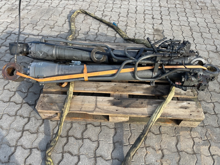 VOLVO CONSTRUCTION EXCAVATOR ECR145 BOOM CYLINDERS - Reservedeler for Beltegraver: bilde 1 VOLVO CONSTRUCTION EXCAVATOR ECR145 BOOM CYLINDERS - Reservedeler for Beltegraver: bilde 1