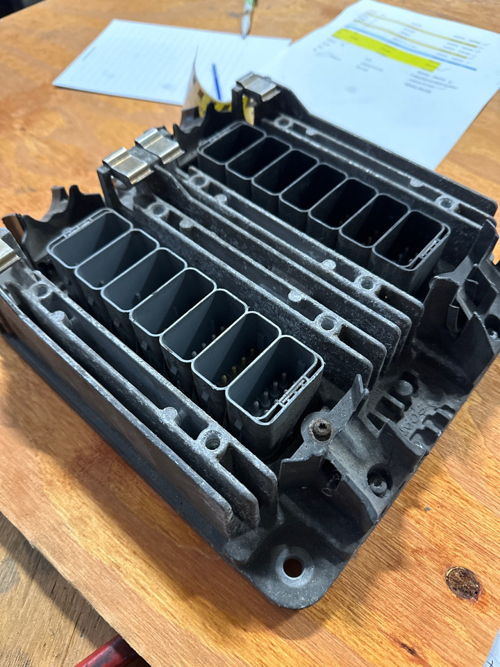 SCANIA ECU EMS 2420323 - Elektrisk system for Lastebil: bilde 1 SCANIA ECU EMS 2420323 - Elektrisk system for Lastebil: bilde 1