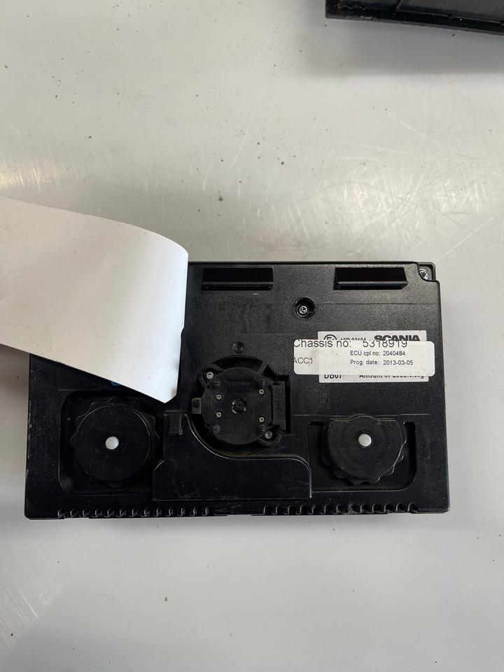 SCANIA HEAT PANEL 2040484 - Instrumentpanel for Lastebil: bilde 1 SCANIA HEAT PANEL 2040484 - Instrumentpanel for Lastebil: bilde 1