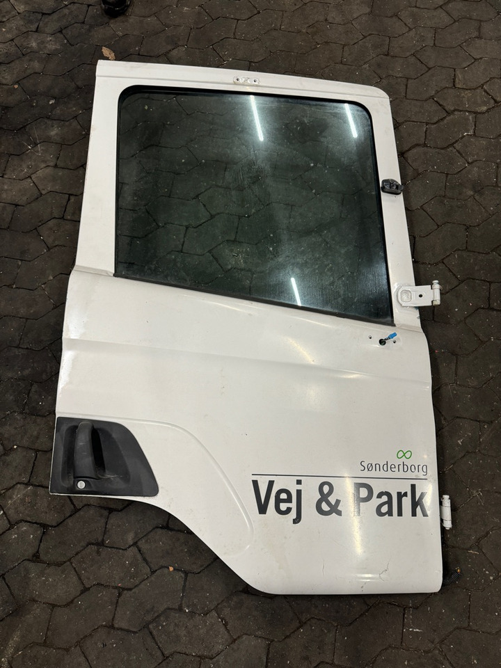 SCANIA P SERIE RIGHT DOOR 1384420 - Førerhus og interiør for Lastebil: bilde 1 SCANIA P SERIE RIGHT DOOR 1384420 - Førerhus og interiør for Lastebil: bilde 1