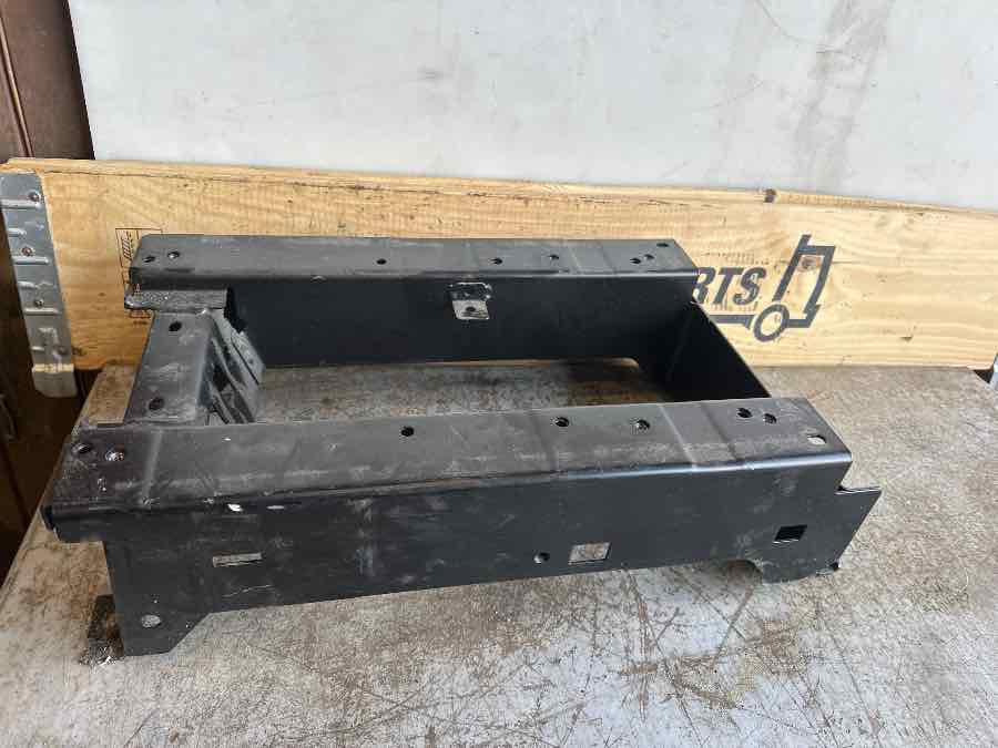 SCANIA SEAT ADAPTER 2324244 - Førerhus og interiør for Lastebil: bilde 1 SCANIA SEAT ADAPTER 2324244 - Førerhus og interiør for Lastebil: bilde 1