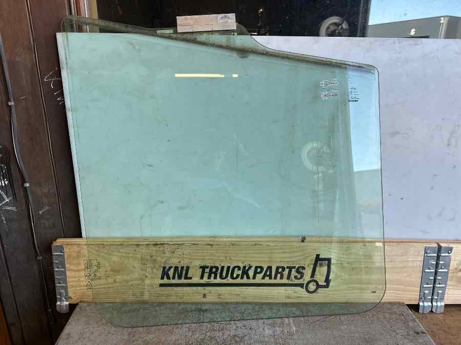 SCANIA WINDOW GLAZING 2301654 - Førerhus og interiør for Lastebil: bilde 1 SCANIA WINDOW GLAZING 2301654 - Førerhus og interiør for Lastebil: bilde 1