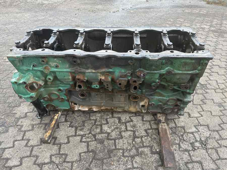 VOLVO ENGINE BLOCK D16K 21801441 - Motor og deler for Lastebil: bilde 1 VOLVO ENGINE BLOCK D16K 21801441 - Motor og deler for Lastebil: bilde 1
