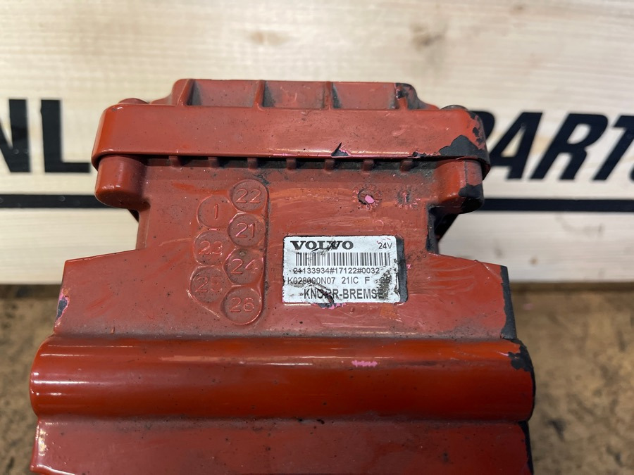 VOLVO VALVE 21133934 - Bremseventil for Lastebil: bilde 2 VOLVO VALVE 21133934 - Bremseventil for Lastebil: bilde 2
